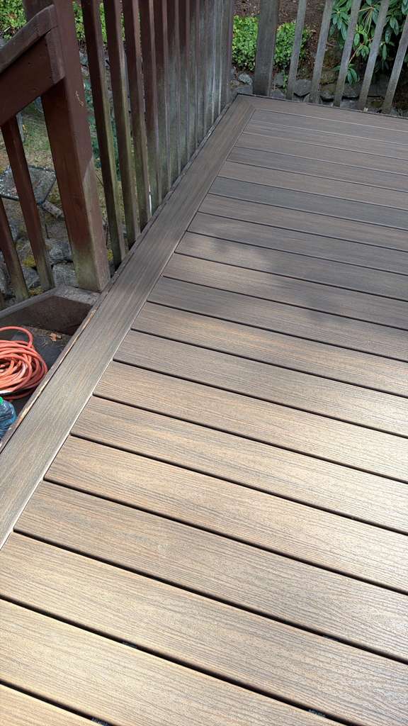 Composite deck with a mitered picture-frame border in Bellevue