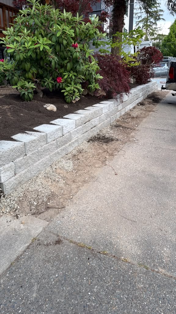 Front Yard Retaining Wall — Seattle — Kolmo Construction, Seattle